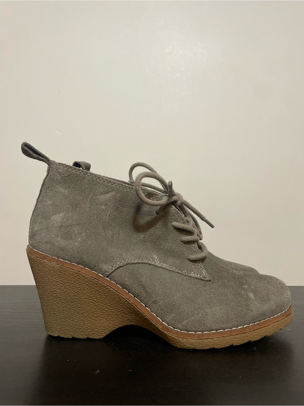 White Mountain Suede Lace-Up Boho Chukka Wedge Womens Ankle Bootie | Size 8